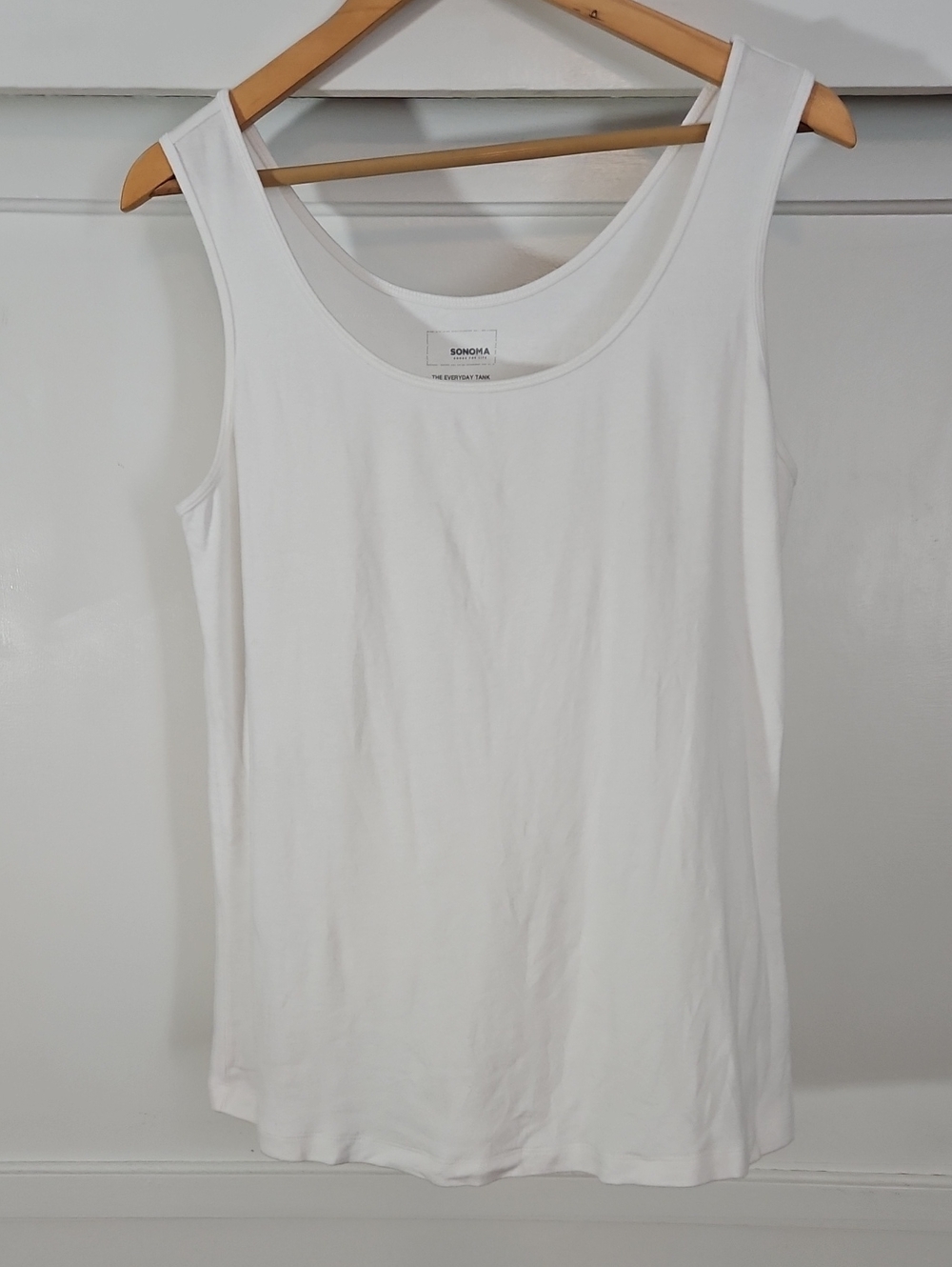 Sonoma White Scoop Neck Tank Top EUC